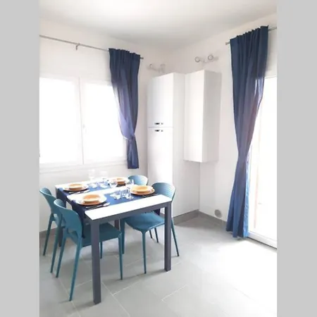 Bilocale Vista Mare Con Area Cortilizia Privata *