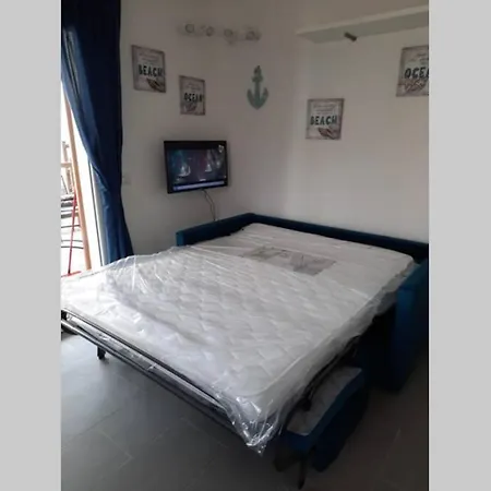 Bilocale Vista Mare Con Area Cortilizia Privata *