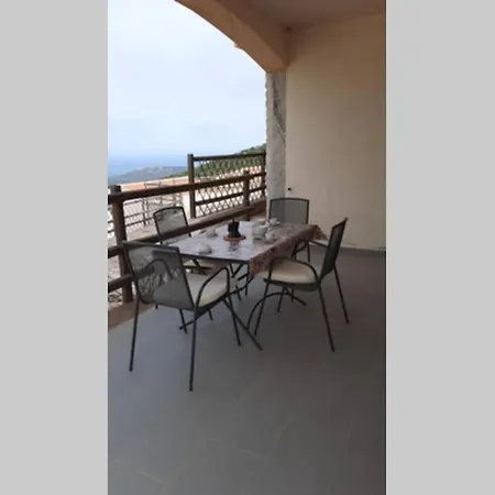 Bilocale Vista Mare Con Area Cortilizia Privata