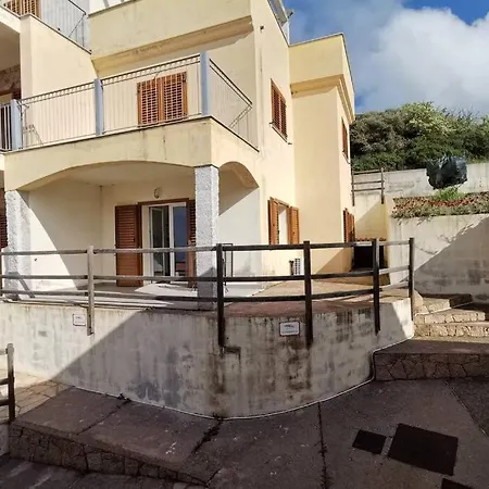 Bilocale Vista Mare Con Area Cortilizia Privata Daire *