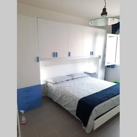 Bilocale Vista Mare Con Area Cortilizia Privata Daire *